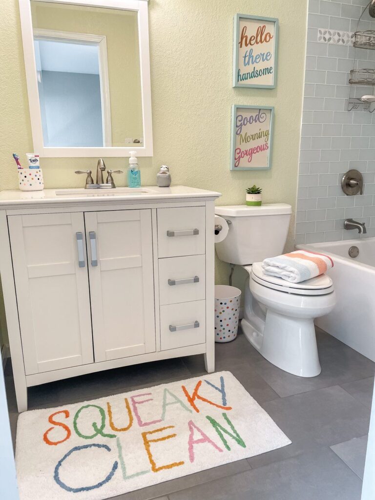 an organized bathroom