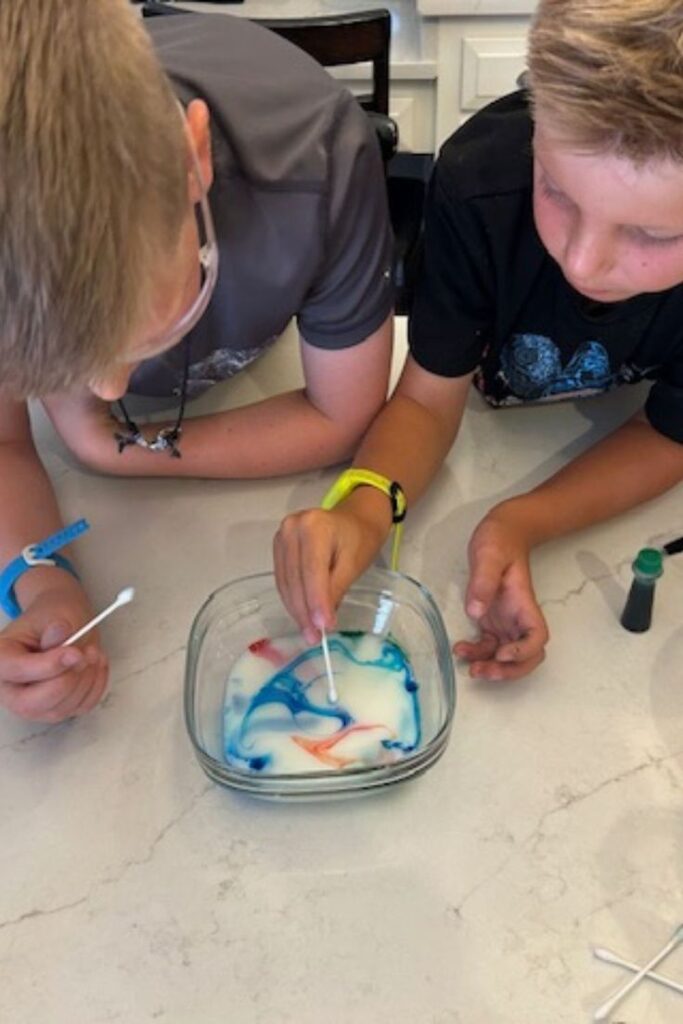kids on simple science experiments