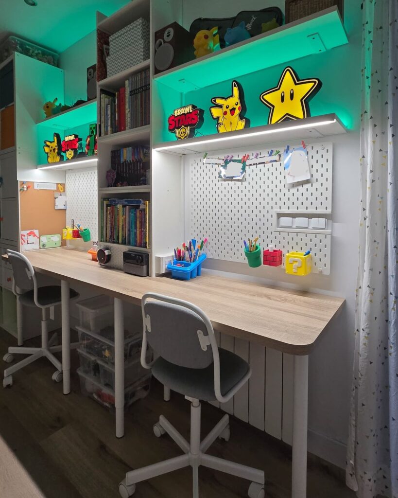 the shared sibling table with dividers