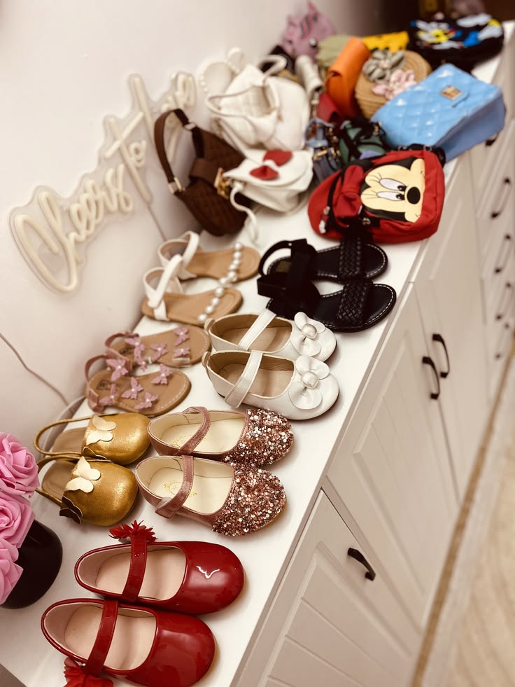 picture of shoe set