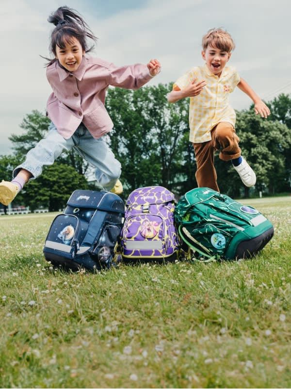 two school kids