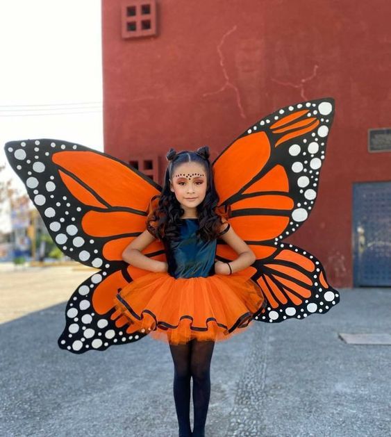 kid in DIY halloween costume