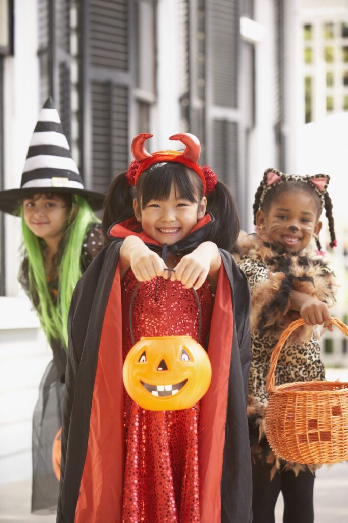 kids in halloween custumes