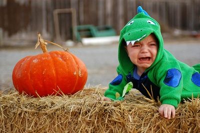 kid crying at pumpkin patch