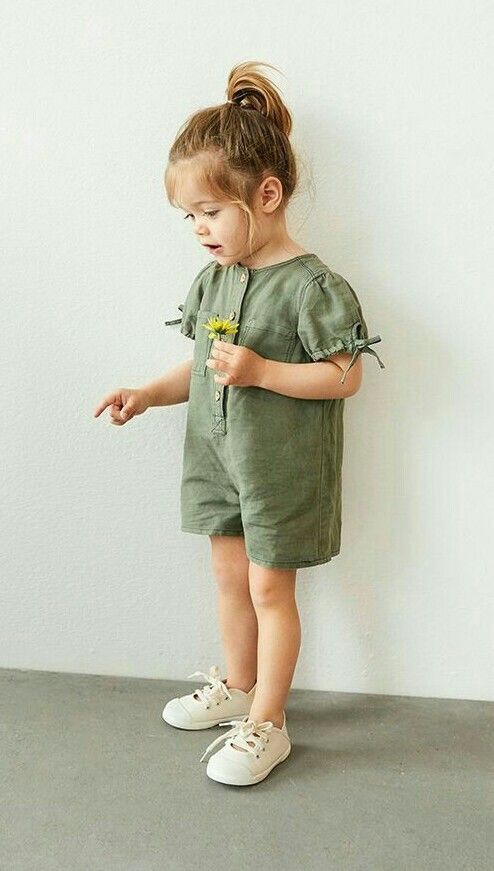 kid in basic cotton rampers