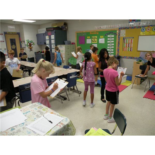 kids on classroom scavenger hunt