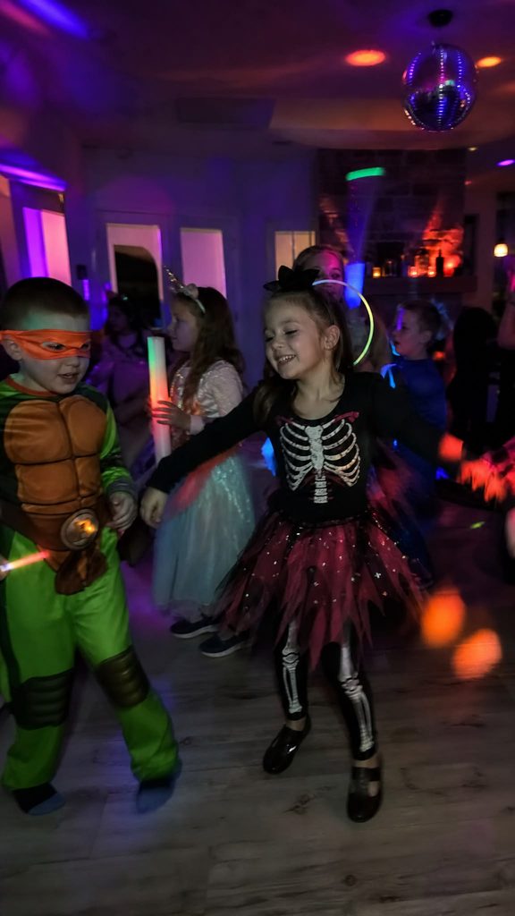 kids dancing