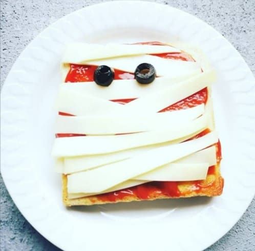mummy toast with cream halloween breakfast ideas for kids