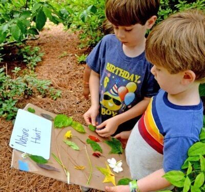 kids on sensory scavenger hunt