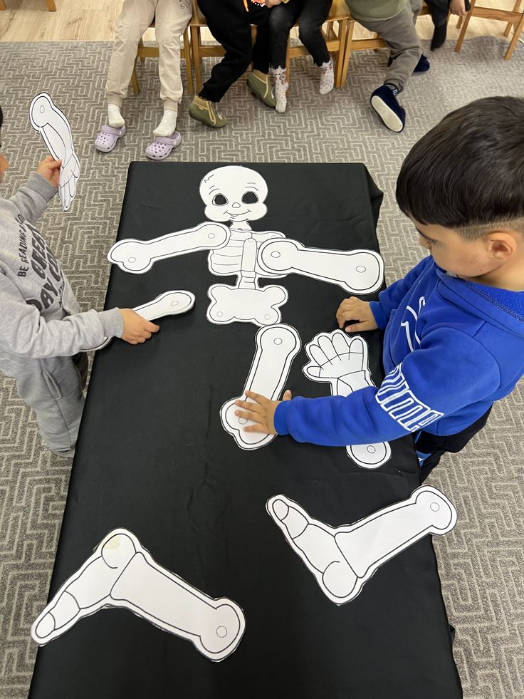 kids matching skeleton bone