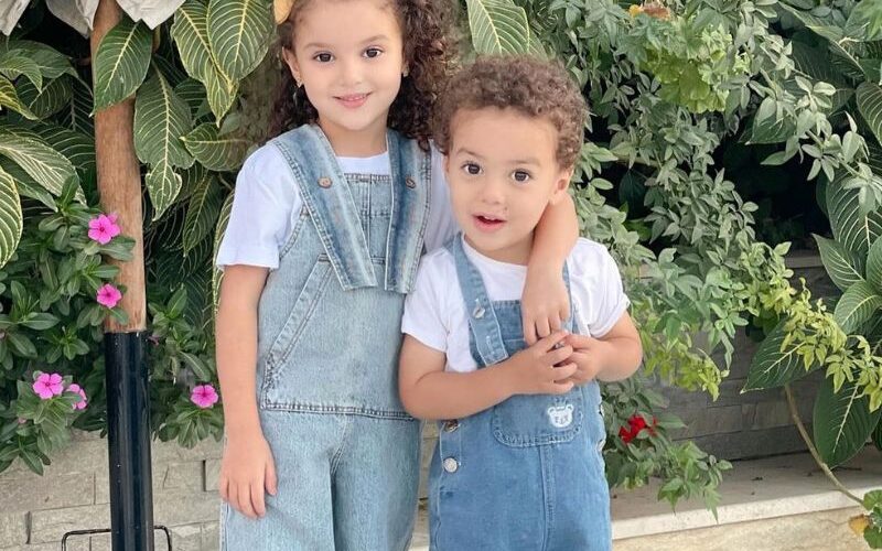 35 Cute Matching Outfit Ideas for Siblings