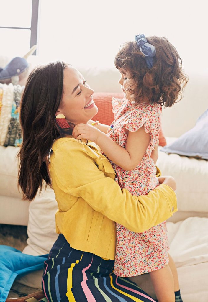 kid and mom talking