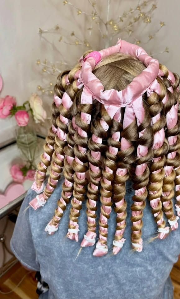 kid with heatless curls with rags