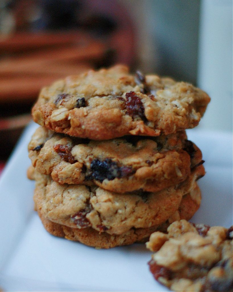 oatmeal raisin spice cookies one of Christmas cookies kids can help bake