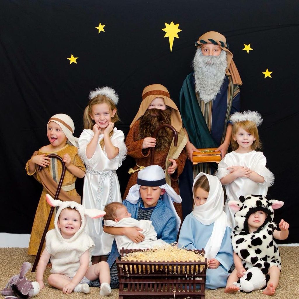 kids acting Nativity play