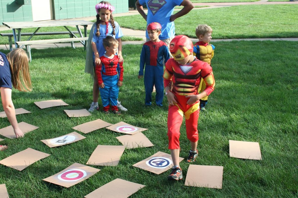 kids in spider man costumes